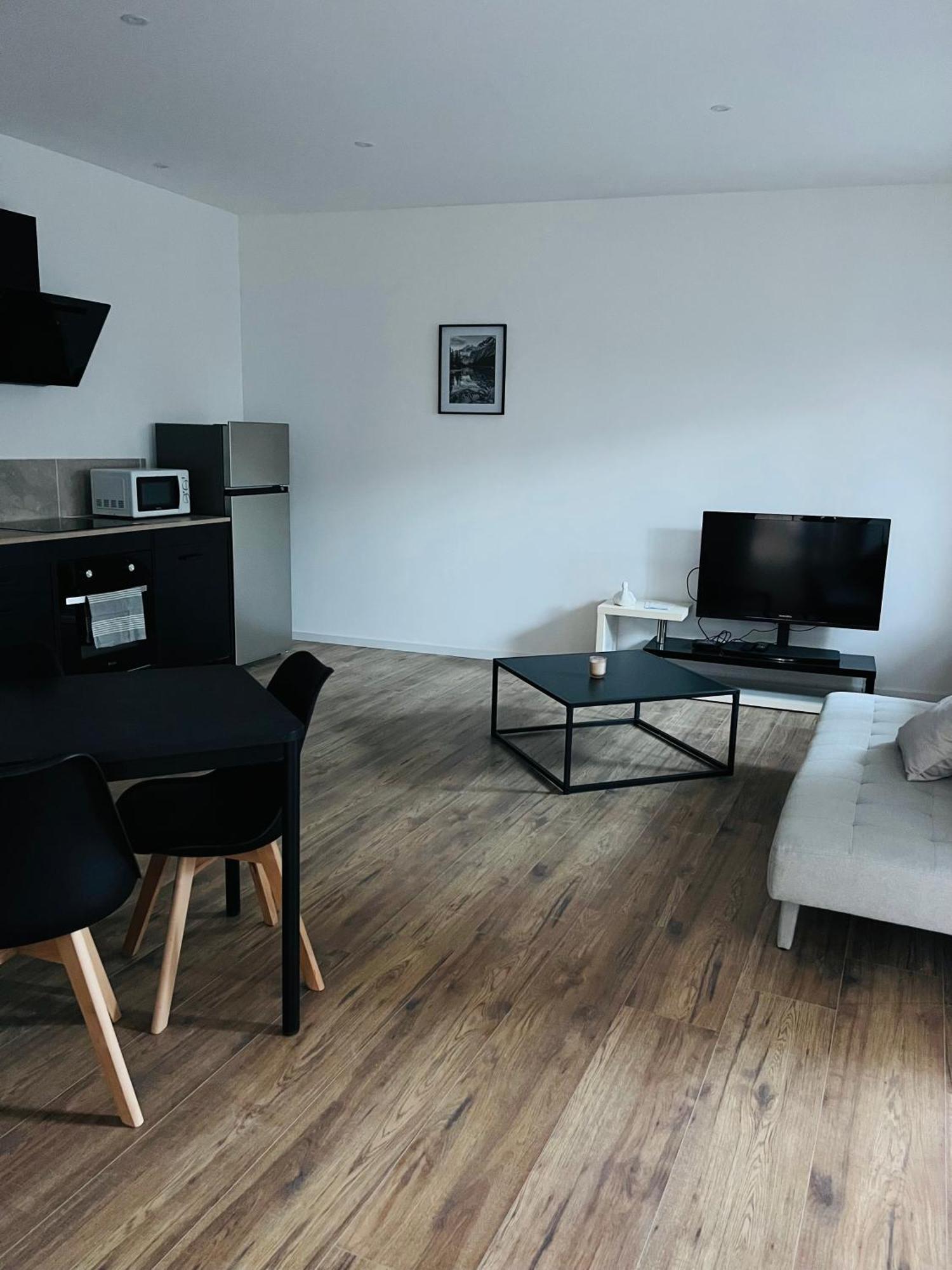 Logements 6 Pers A 15 Minutes D Angers Corné Exterior photo